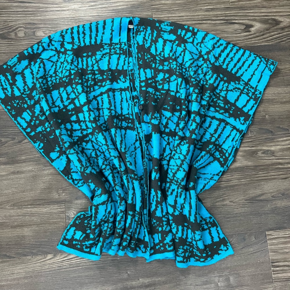 Unisex cape